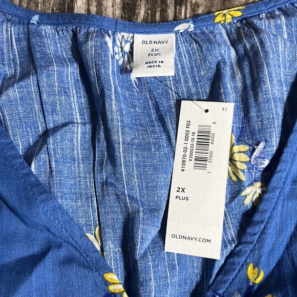 Old Navy Front Tie Top - Picture 3 of 8